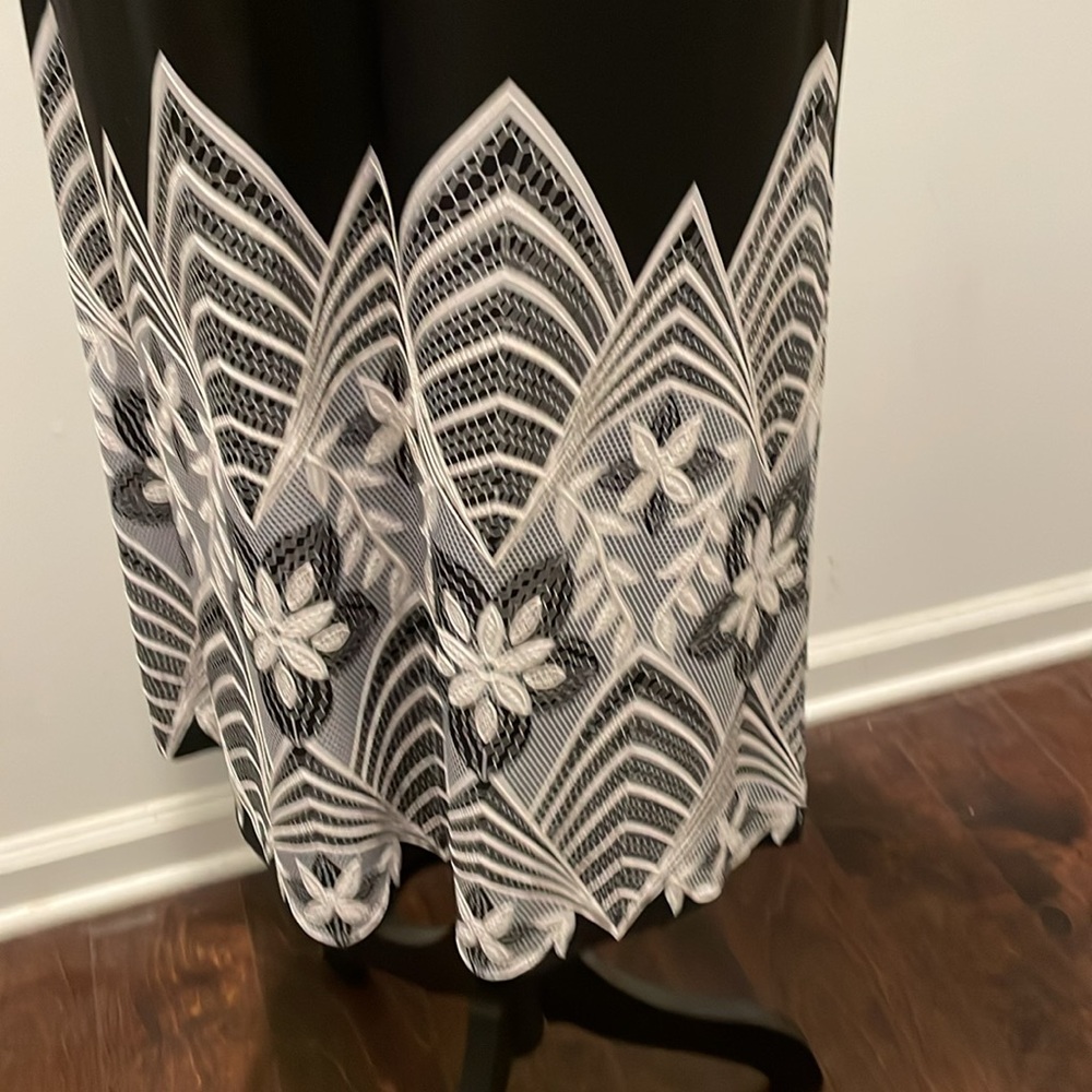 Chelsea Taylor Dress Women Size 10 Black White Dressy Embroidered Detailing - Picture 5 of 10